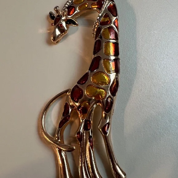 Brooch - Picture 2 of 3